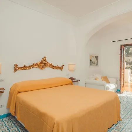 Poseidon Ξενοδοχείο 4*