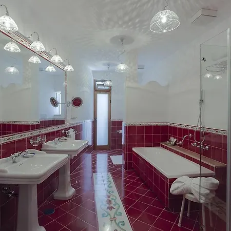 Poseidon Hotel 4*