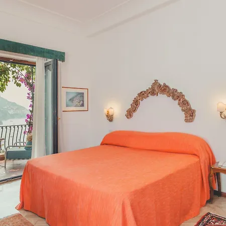 Poseidon Hotel 4*