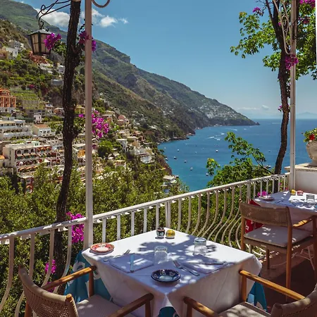 Poseidon Hotel 4*