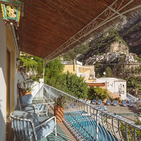 Poseidon Hotel 4*